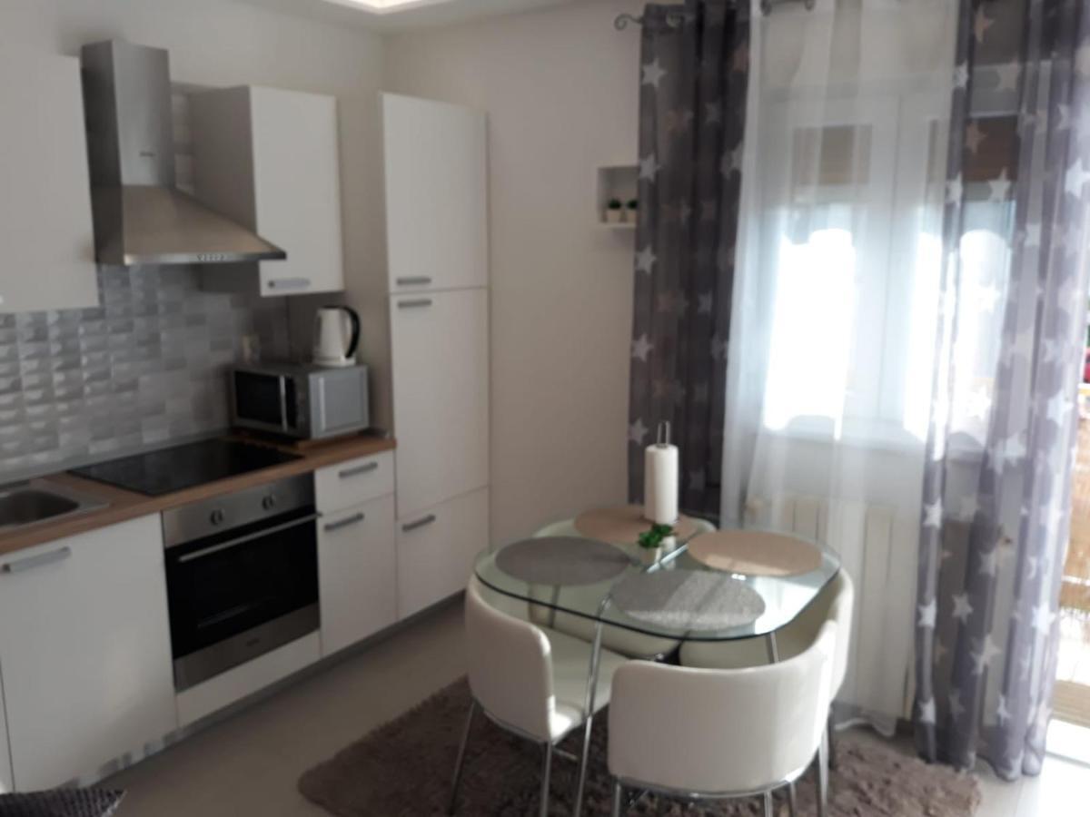 New Apartment Dany With Parking For Two Сплит Екстериор снимка